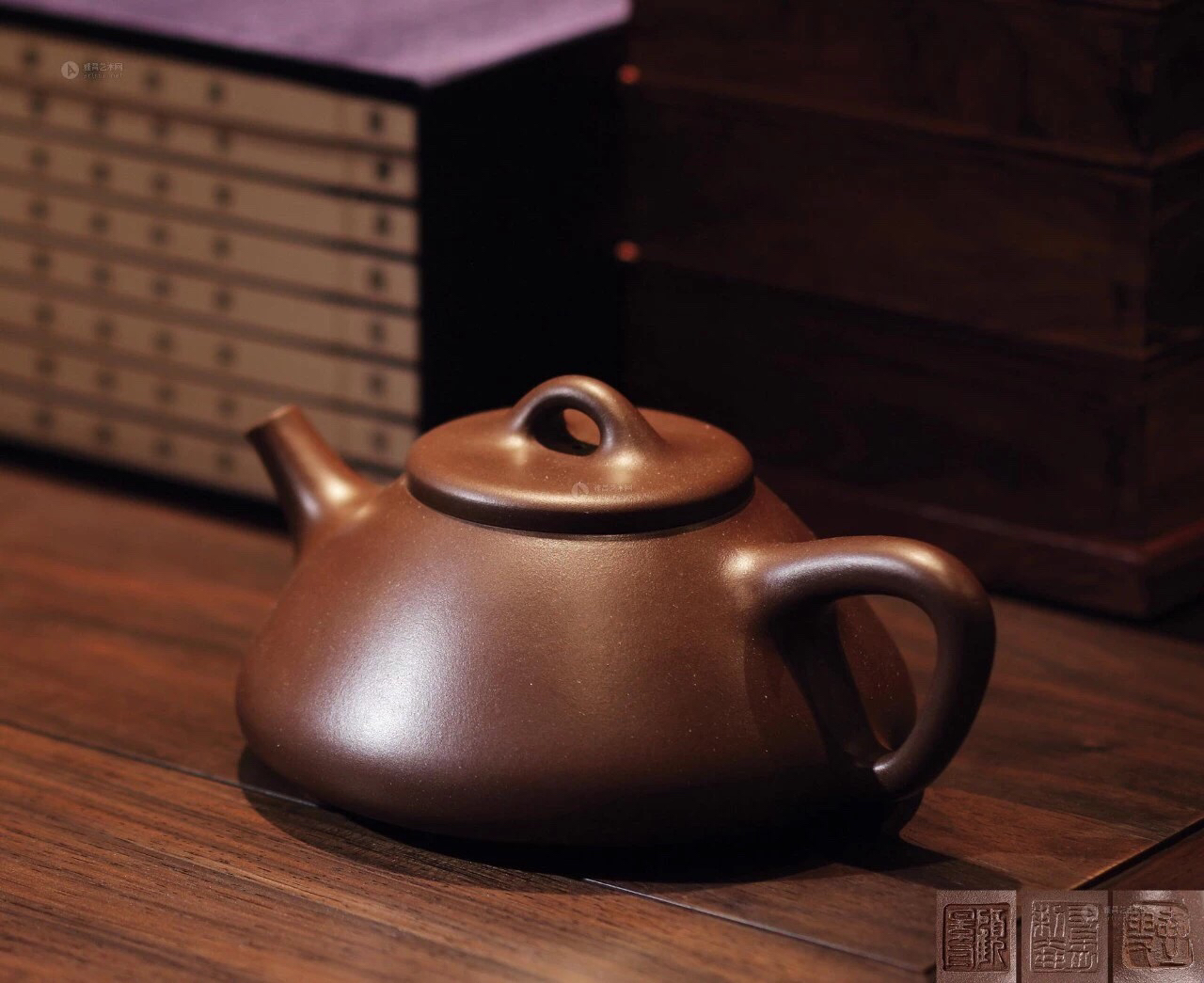 紫砂壶价格差距为什么这么大呢,紫砂壶为啥价格差异那么大