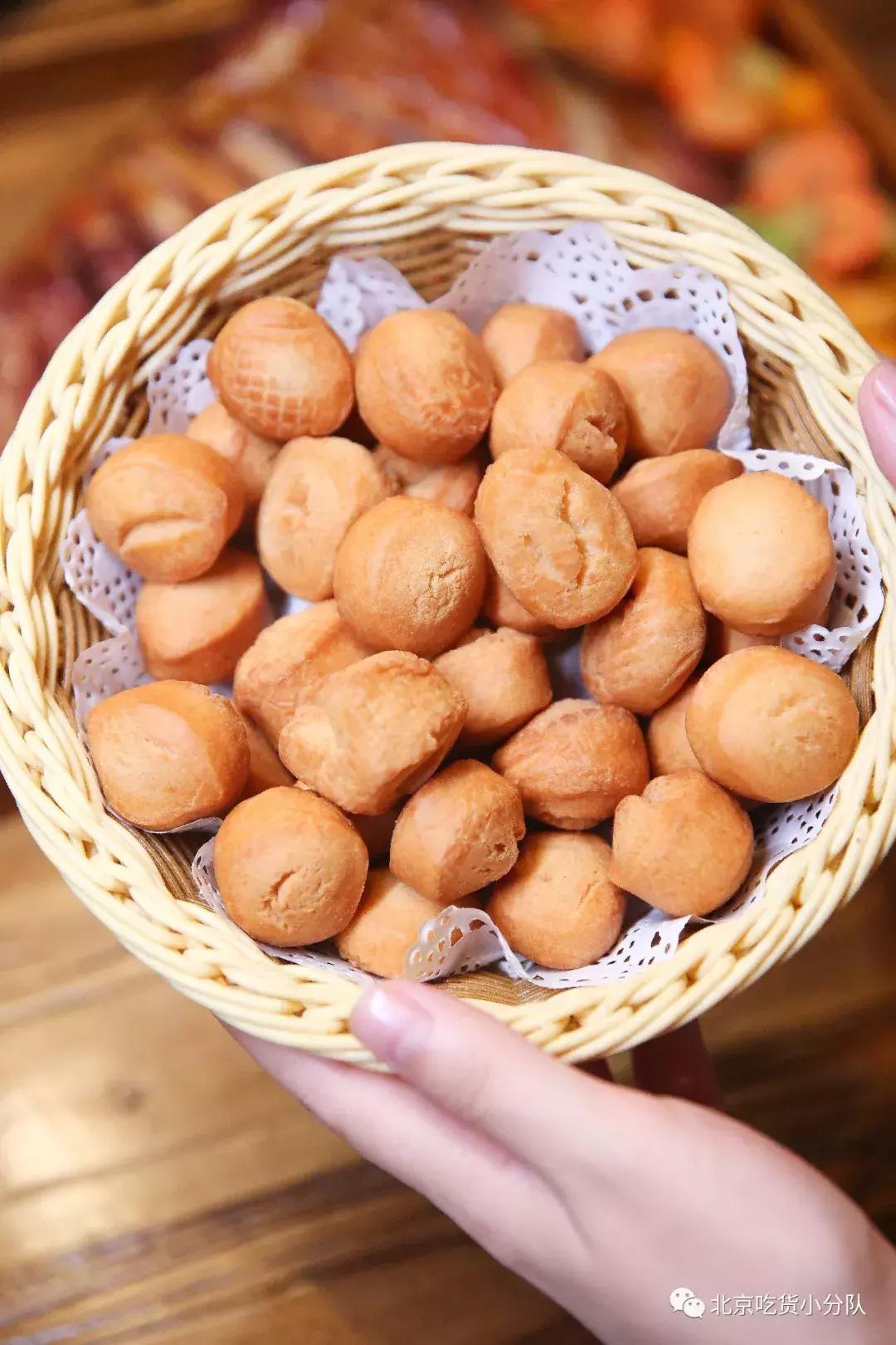 小奶桶烤肉，坐帐篷里吃