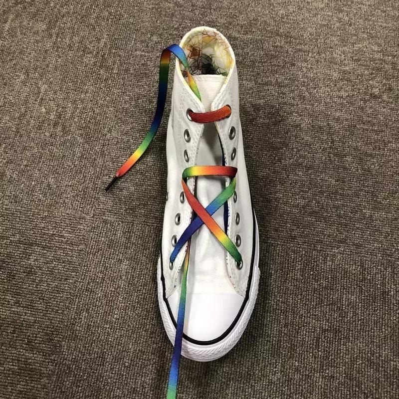 休闲鞋系鞋带方法简单又好看,今年最流行黑鞋系鞋带方法