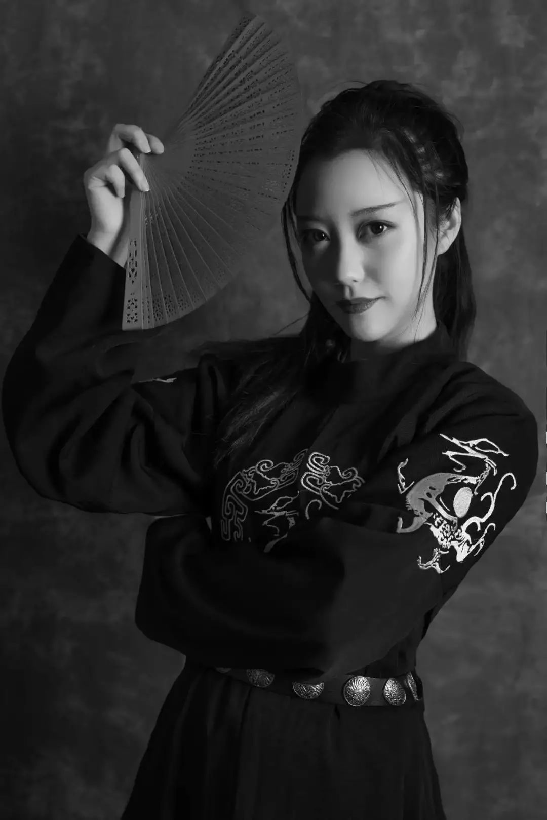 90后中国姑娘，在澳洲街美哭外媒