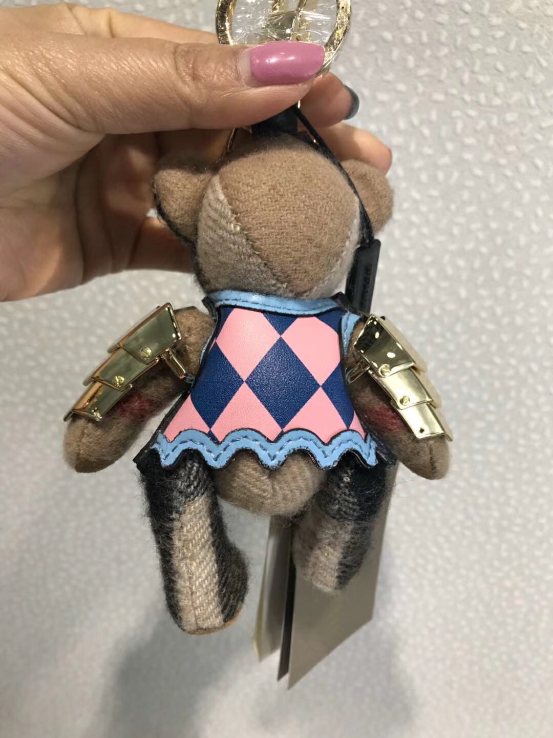 撞包不可怕!为你找到了今年夏天最出彩的包包赢过无数大牌