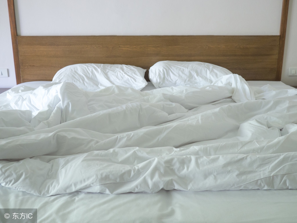 蚕丝被、羽绒被、棉被……不同的被子晒法有讲究