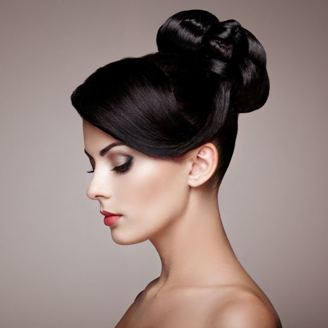 一根簪子挽头发简单30秒搞定,一根簪子挽头发的技巧慢动作分解