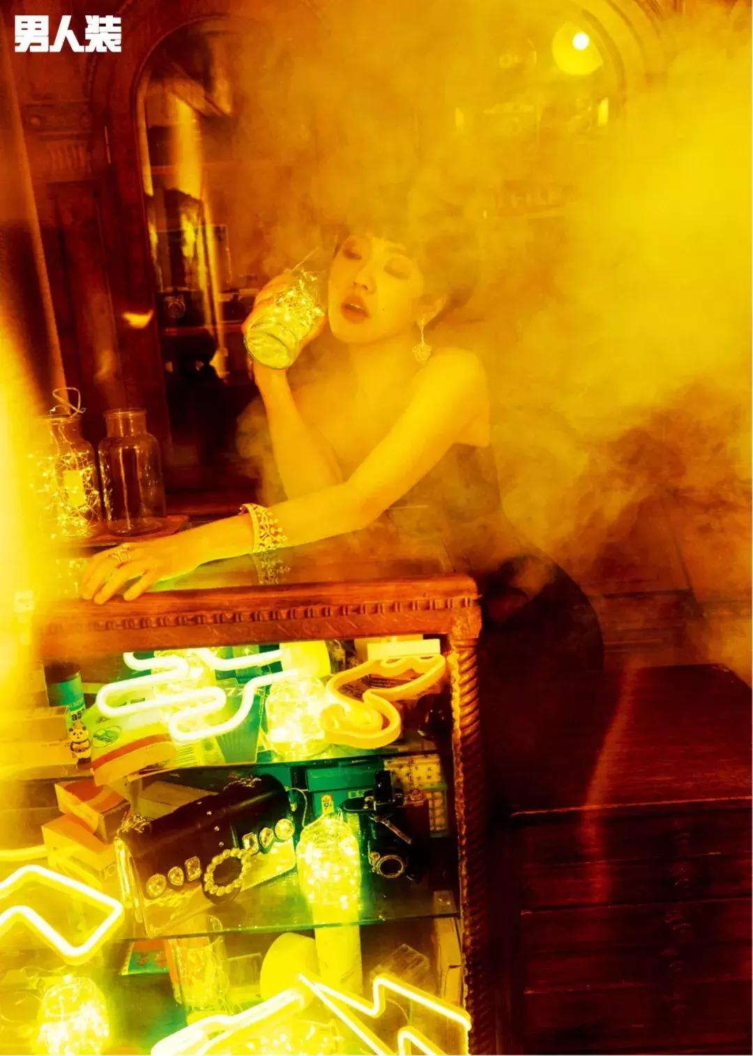 小S登上了《男人装》