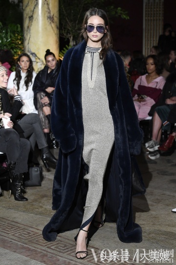 juicycouture天鹅绒运动套装搭配,juicycouture套装穿搭