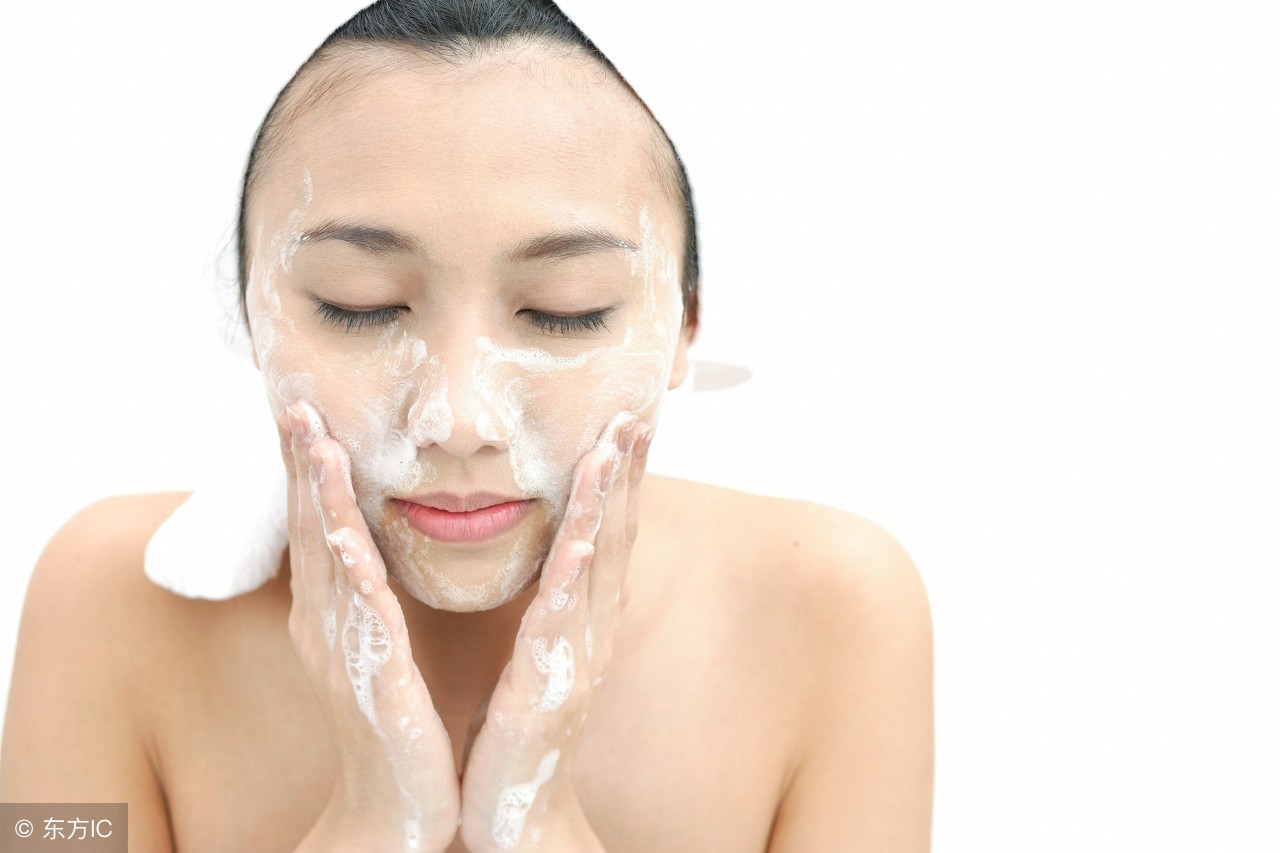 小姐姐教你怎么护理油性皮肤,夏季油性皮肤用什么护肤品