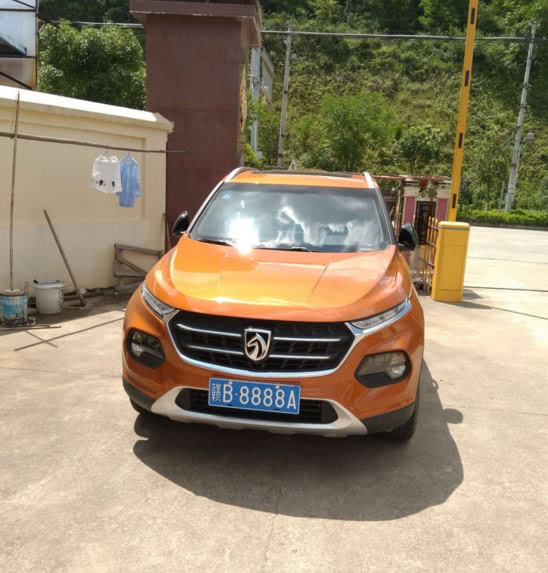 这个车牌可以买你这车5、6辆