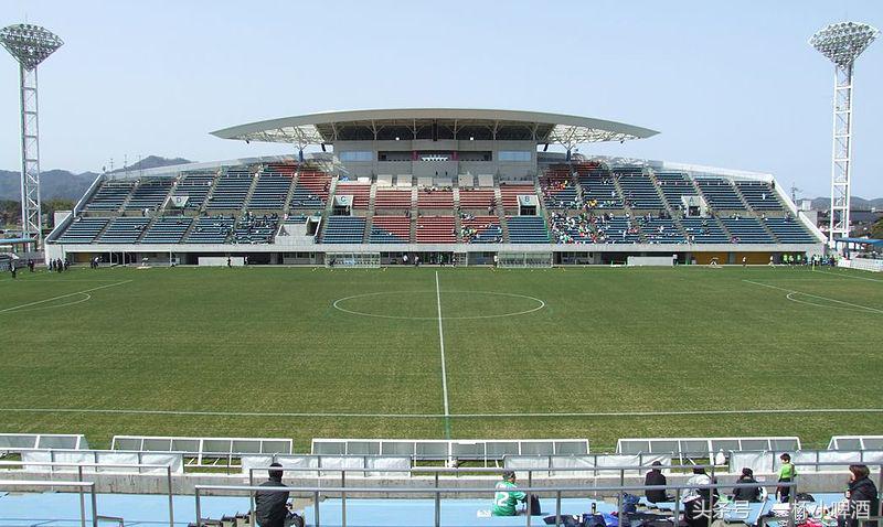 难以想象，日本第三级别联赛球场如此之漂亮！