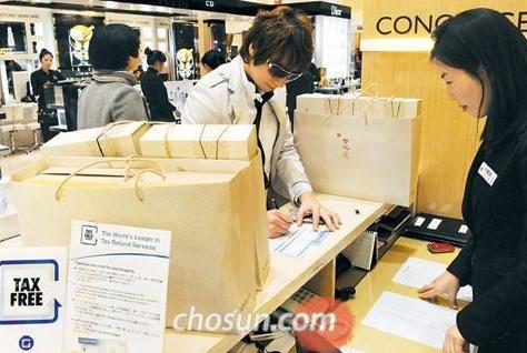 只坑富人不坑穷人,只坑有钱人下一句怎么说