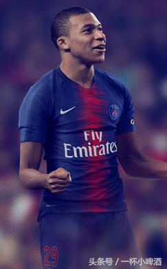 巴黎圣日耳曼22-23赛季球衣客场,巴黎圣日耳曼球衣blockcore风格