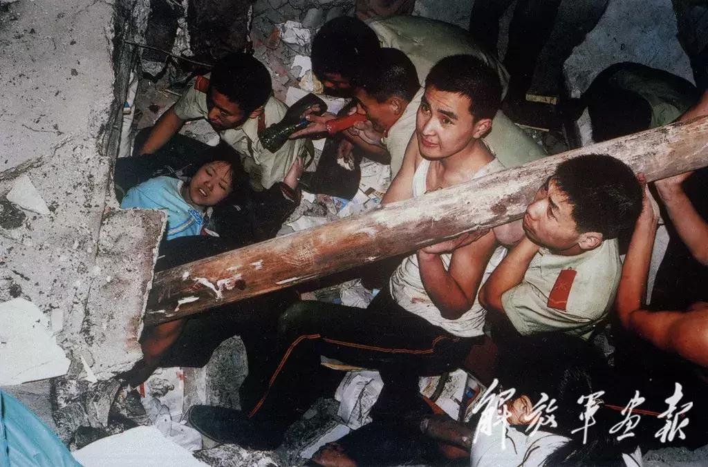 抗震救灾汶川,汶川地震十年感人视频播放