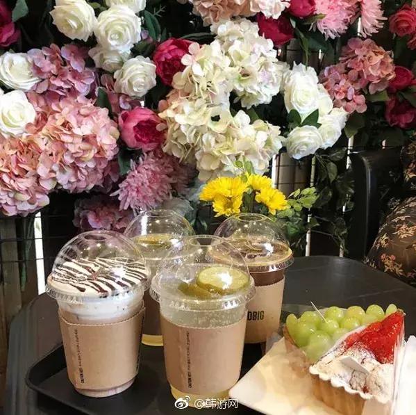 为喜欢自拍的小仙女打造的咖啡店！据说90%的韩国妹子都去打过卡