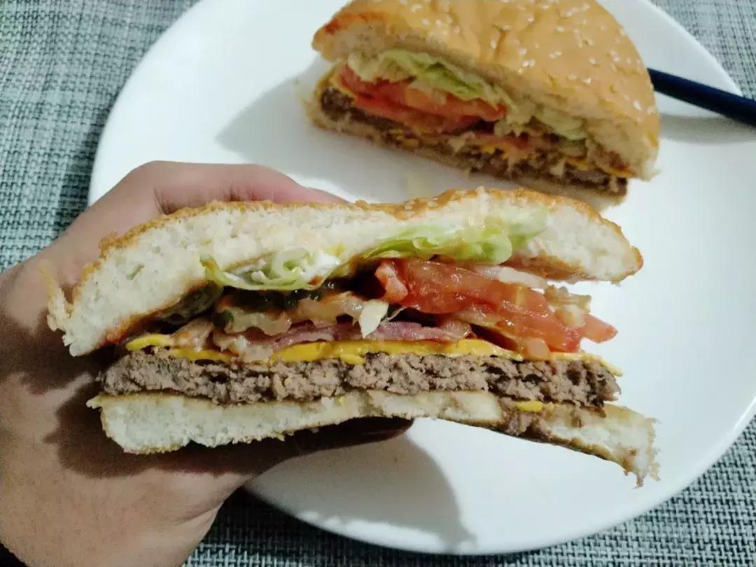 汉堡王有料培根双层芝牛堡测评,汉堡王培根芝士皇堡