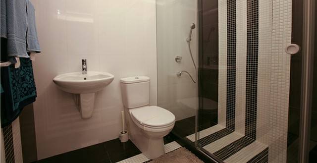 卫生间是暗窗怎么办,卫生间暗卫有必要开个窗户