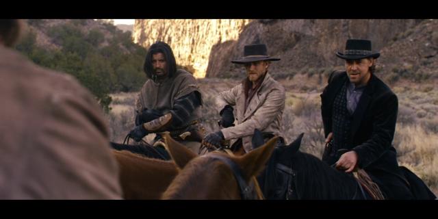 天使和恶魔之间是能够有爱的,天使和恶魔也可以有纯洁的友情