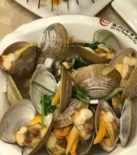 夏天来了喝啤酒吃海鲜,夏天到了吃海鲜