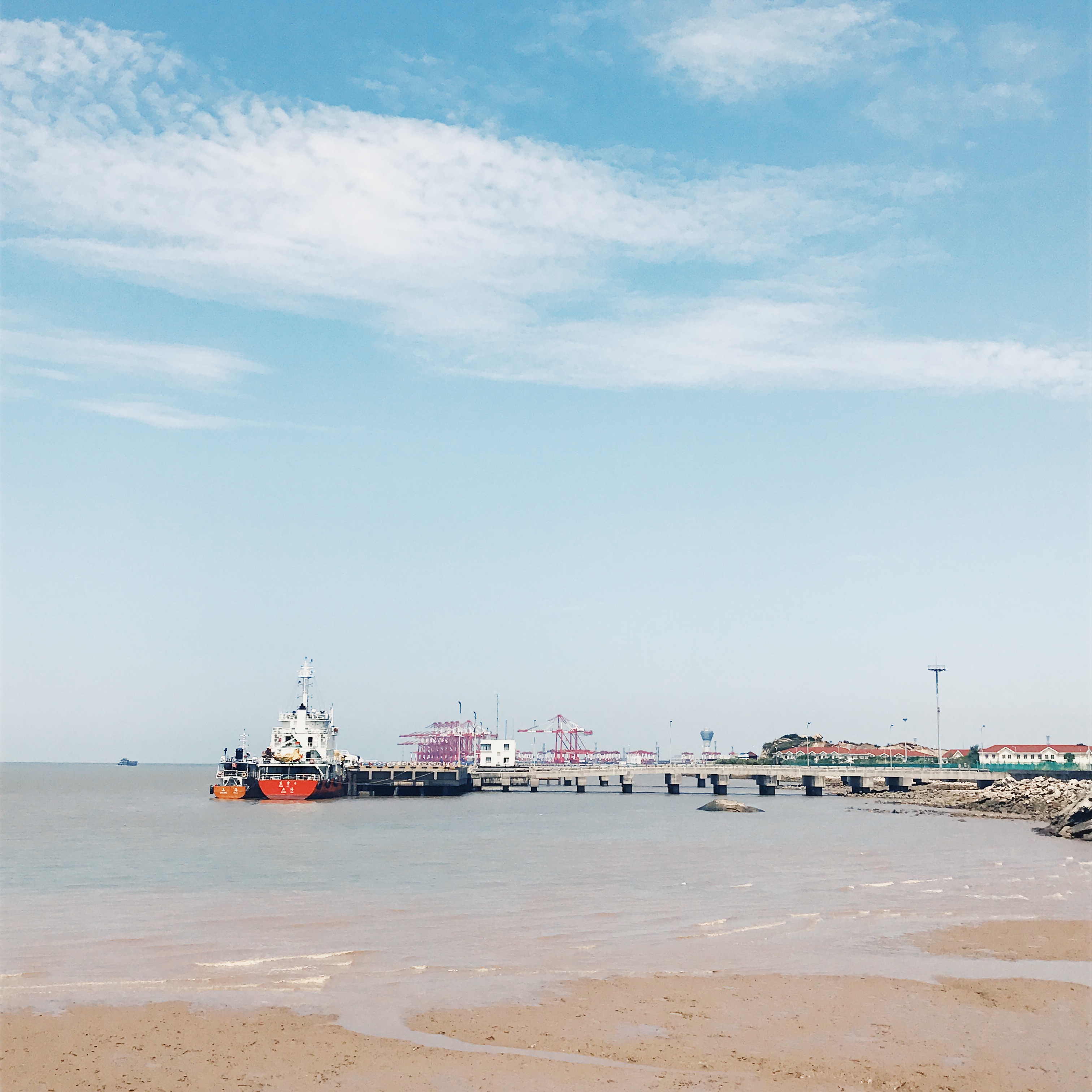 去舟山群岛各个岛只能坐船吗 (舟山坐船去海边哪里最方便)