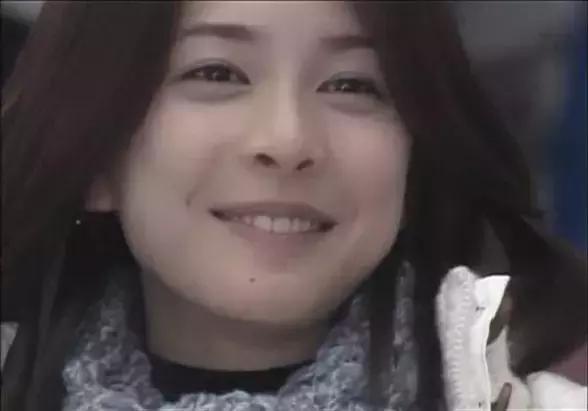 日本的女明星嫁给中国人,结过三次婚的日本女艺人