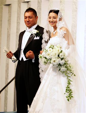 日本的女明星嫁给中国人,结过三次婚的日本女艺人