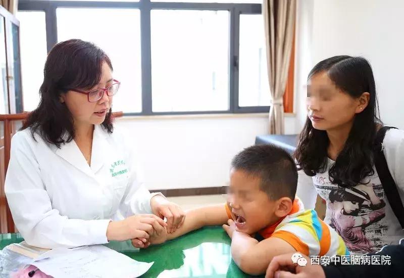 马融儿童脑病工作室收徒仪式暨大型义诊在西安中医脑病医院举行