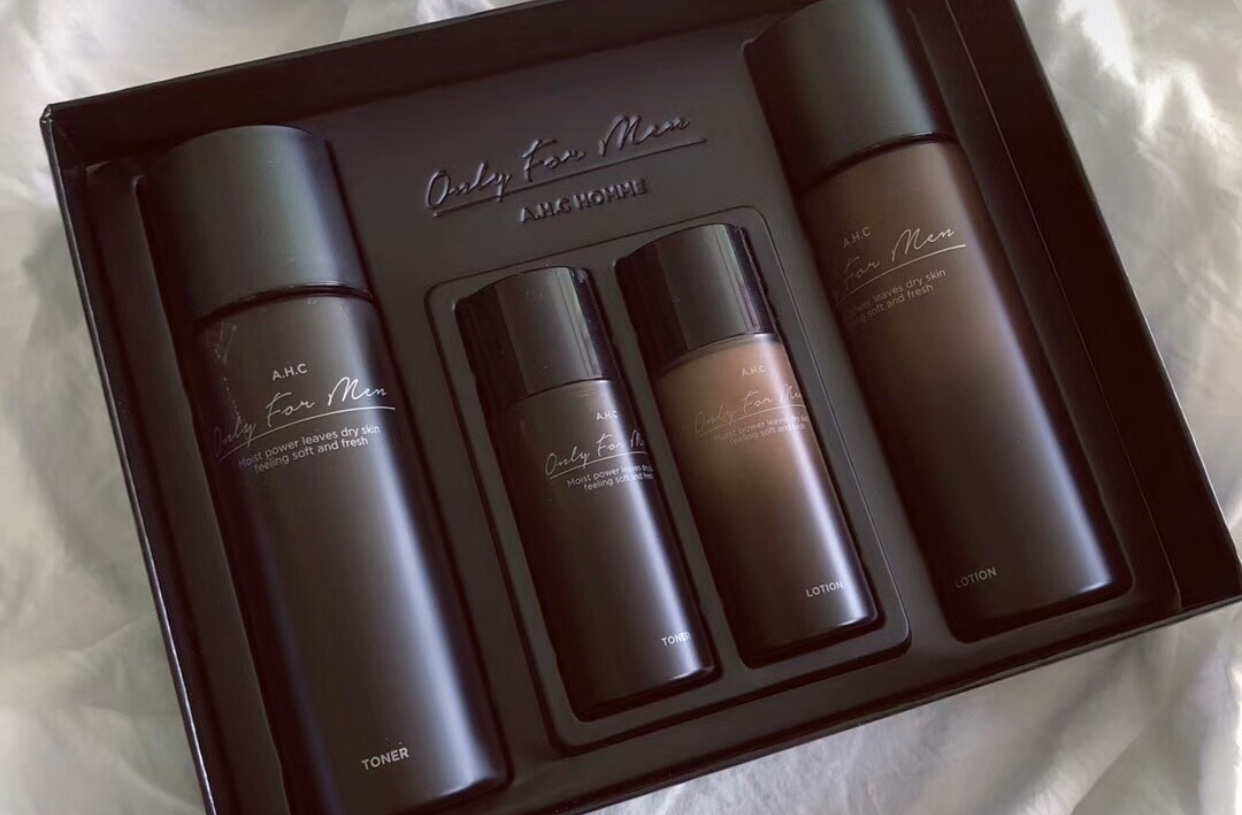 男士用哪种护肤品好达到增白效果 (40-50岁男士抗皱纹最好的护肤品)