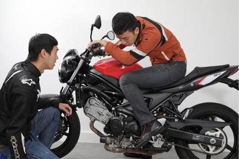 新手起步摩托车,摩托车起步后换挡新手技巧