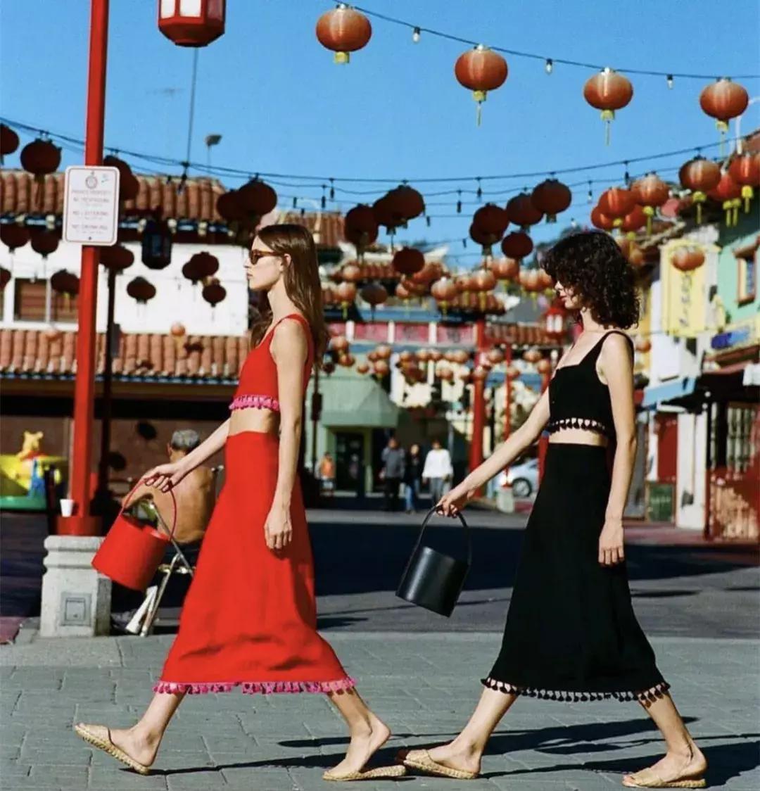 今年最火的包包四季,今年夏天流行什么包包