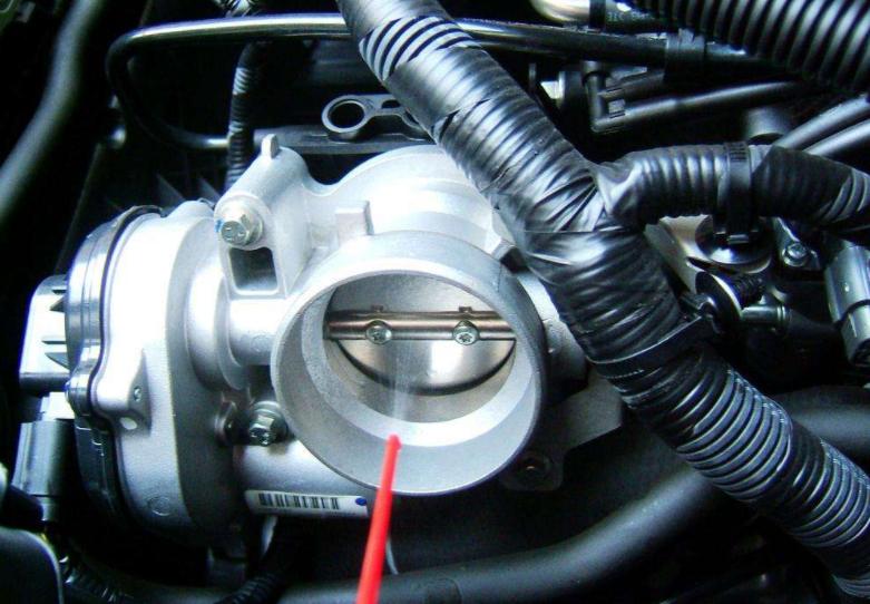 保养过后发动机噪音变大和油耗高,用了除碳剂发动机声音变大油耗高