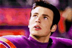 因性感胸肌，被黑粉称“甜心大胸”，美队凭什么成为复联老大？