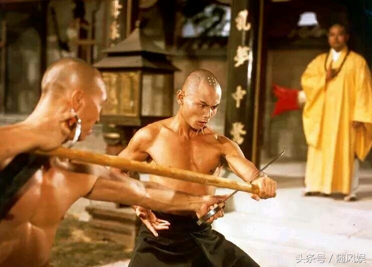 56岁的李连杰近照疯传苍老如80岁,55岁李连杰变化太大