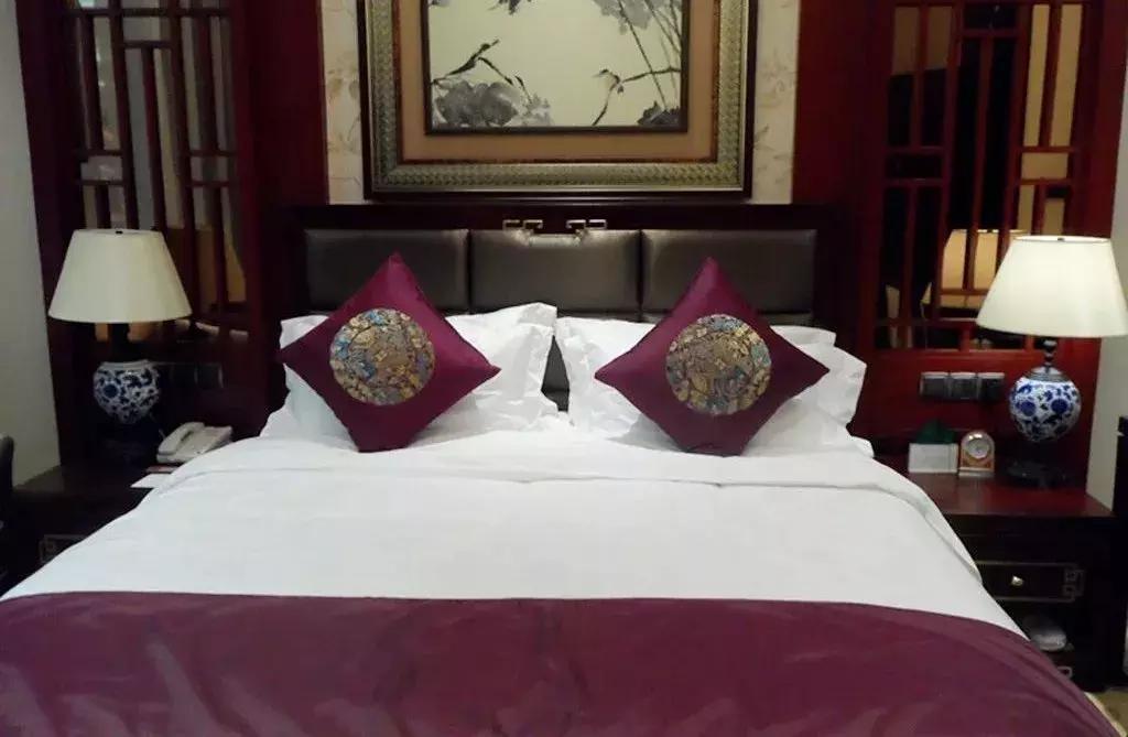 宕囧畞鍙ゅ牎澶滄櫙,宕囧畞鍙ゅ牎