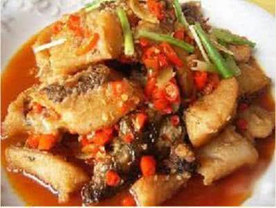 红烧鱼这样做鲜嫩入味简单又好吃,红烧鱼怎样做才能又嫩又鲜又好吃