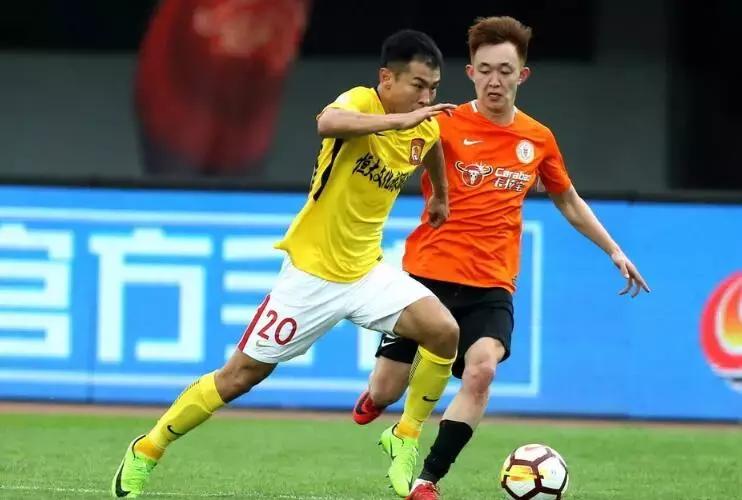 恒大0:2升班马,球迷炮轰卡纳瓦罗:你有什么资格当恒大主帅?