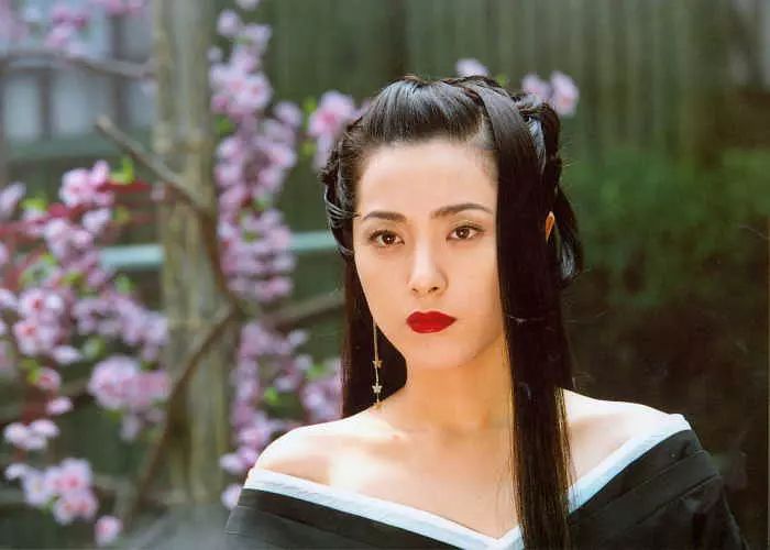 王祖贤聂小倩爱情故事,聊斋王祖贤的女人