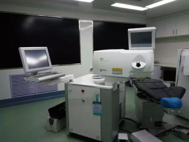 外伤眼睛肿了热敷还是冷敷好,眼睛上火肿了用冷敷还是热敷