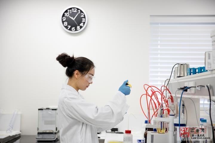 生物学博士辟谣,生物学博士谈化妆品