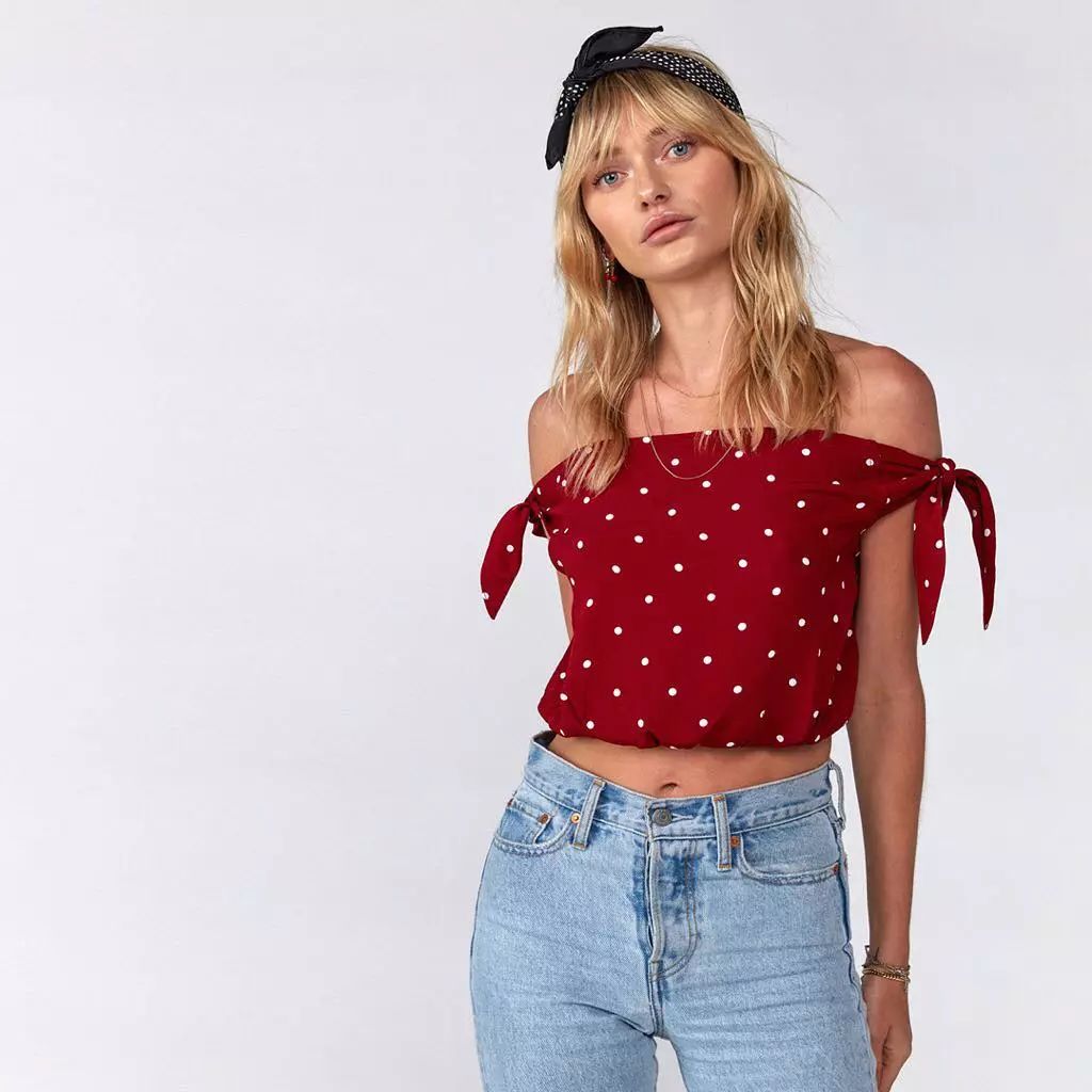 夏天波点荷叶领上衣怎么搭配,夏天波点衫怎么搭配