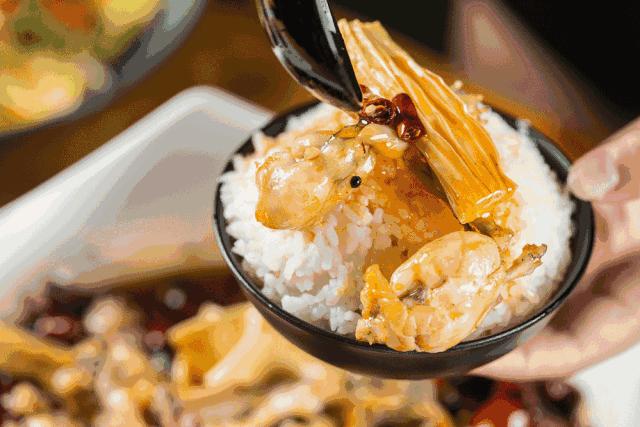 蛙哥被粉丝吊打的视频,网红蛙哥被打