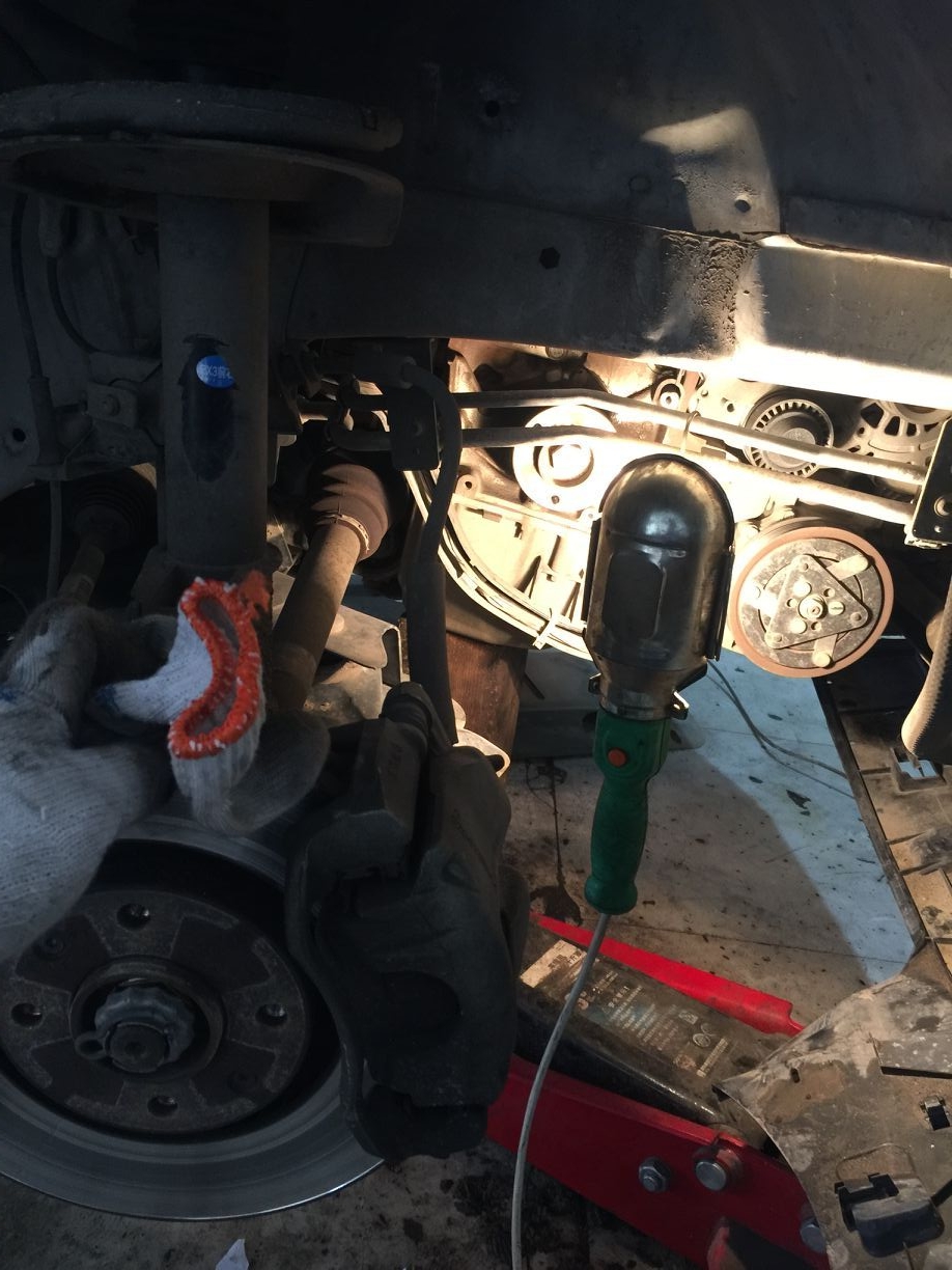 发动机上的皮带,发动机上的正时皮带用多久换