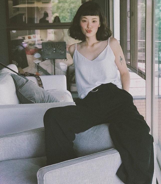 现在都这样扎衣服！忽然才知道扎起来有多显瘦