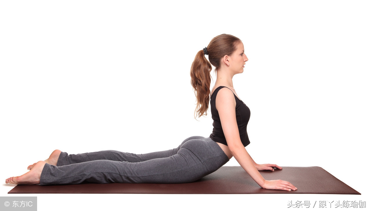 驼背含胸没气质怎么通过健身纠正,瑜伽开肩瘦背改善含胸驼背完整版