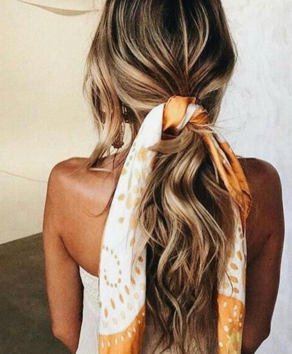 女士丝巾的常用佩戴方法,丝巾怎么戴最好看视频