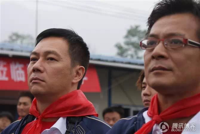 穿越地震带之什邡日记：地震周年谭咏麟黄日华众明星到蓥华小学