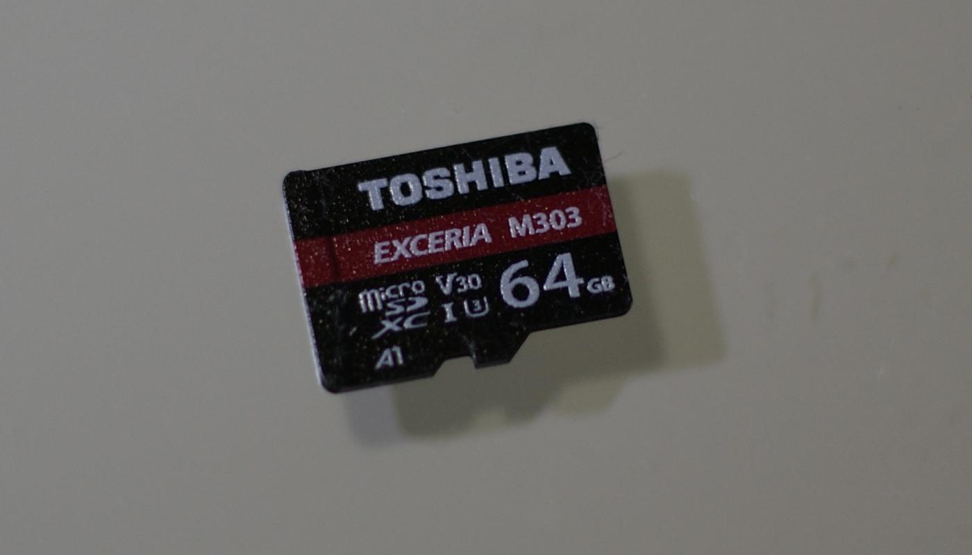 东芝m303e和microsd哪个好,东芝m303存储卡怎么样