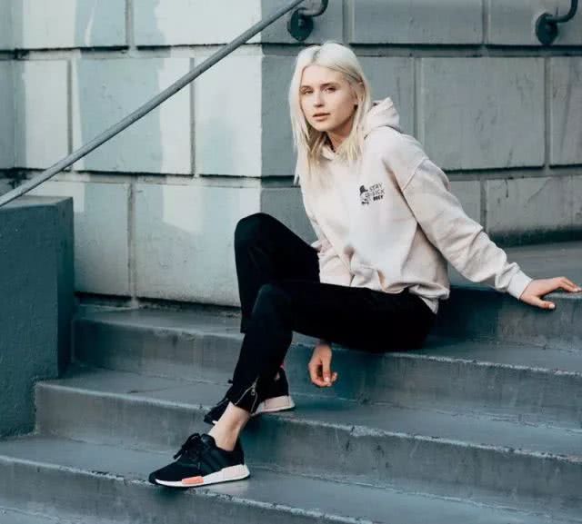 千百小白鞋,千千万万的小白鞋