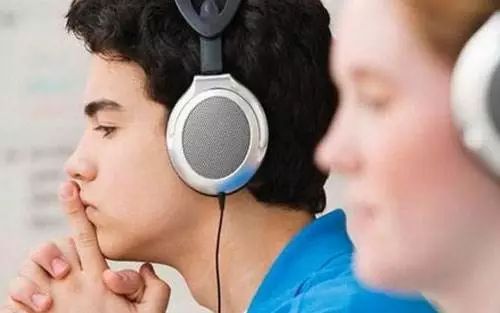 四级英语听力全蒙能考多少,四级听力听不懂怎么选正确答案