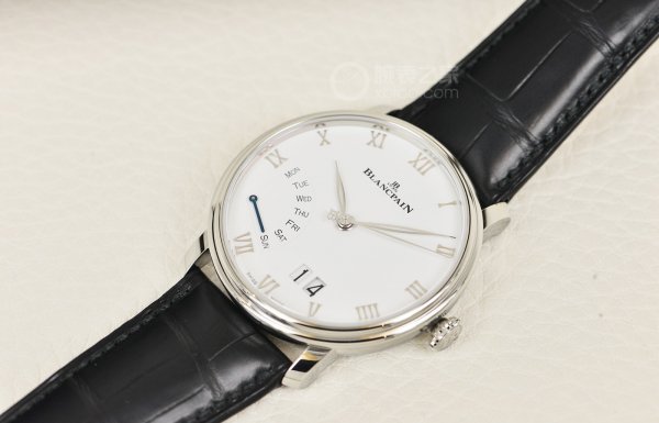 宝珀五十噚精钢钛合金陶瓷表圈,避开热门款选择宝珀开创系列腕表