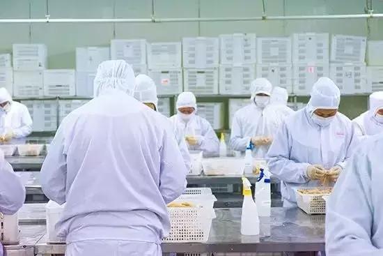 从一辆手推车到600家连锁店，这三兄弟的棒棒鸡凭什么年收12亿？