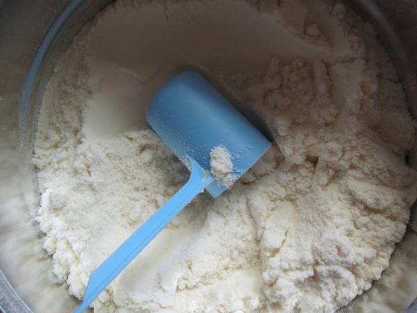 国内奶粉又出事！宝妈买奶粉时一定要留意这4点，避免买到假奶粉