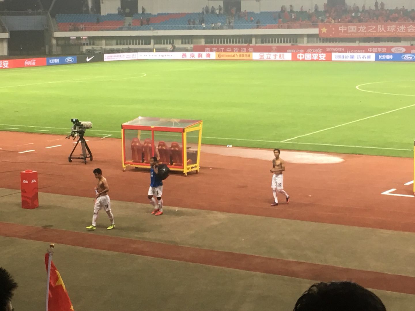 为啥赢缅甸都吃力?缅甸国脚这照片就是答案,原来我们已悄然落后